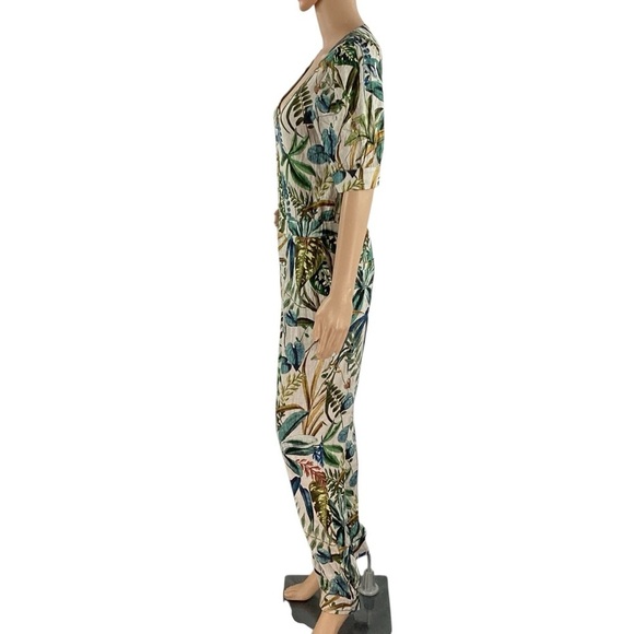 Chaser Tropical Botanical Print Button Front Short Sleeve Jumpsuit S - Picture 4 of 6